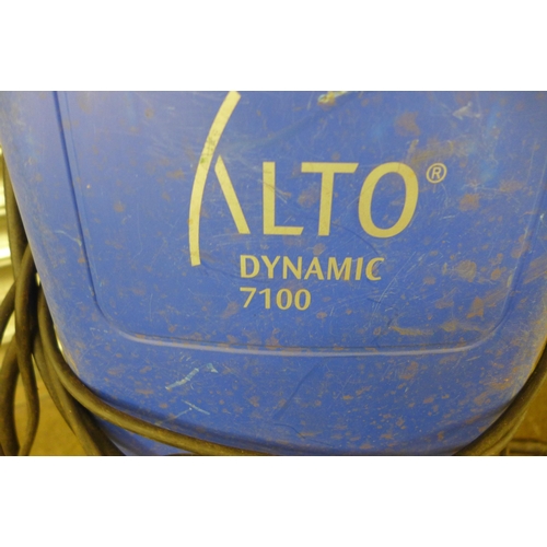 2235 - An Alto Dynamic 7100 pressure washer