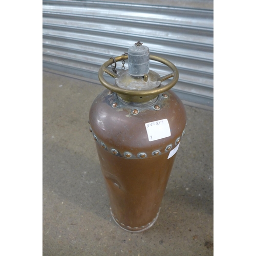 2241 - A vintage copper fire extinguisher - for decorative purposes only