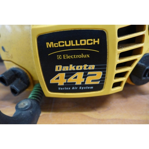 2244 - A McCulloch Dakota 442 petrol driven chainsaw