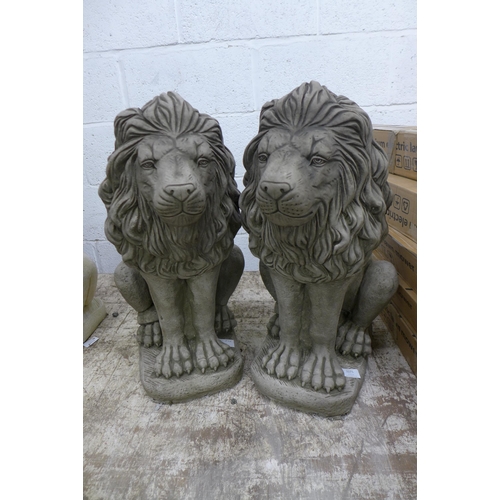 2271 - A pair of aged effect concrete lion statues