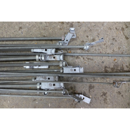 2276 - Approximately 20 lengths of stainless steel threaded bar in different lengths and sizes (mostly 3m l... 