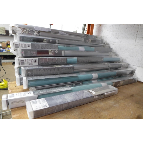 2283 - Approximately 60-70 Colours Pama roller blinds, 90cms, packaged