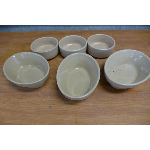 2340 - A quantity of small animal feeding bowls for mainly rabbits, guinea pigs, small dogs, etc.