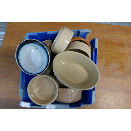 2340 - A quantity of small animal feeding bowls for mainly rabbits, guinea pigs, small dogs, etc.