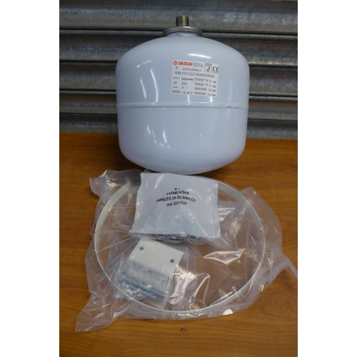 2349 - A Varem Extravarem line 12 litre expansion tank