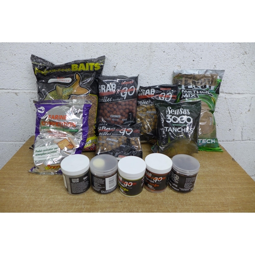 2352 - A quantity of assorted fishing baits