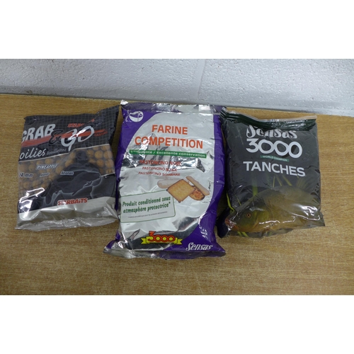 2352 - A quantity of assorted fishing baits