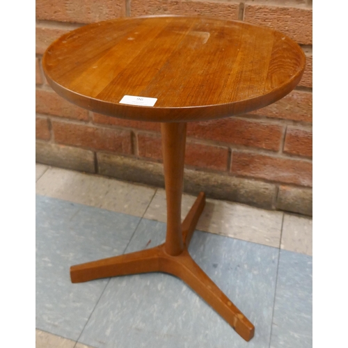 96 - A Danish Artex teak circular occasional table, designed by Hans C. Andersen