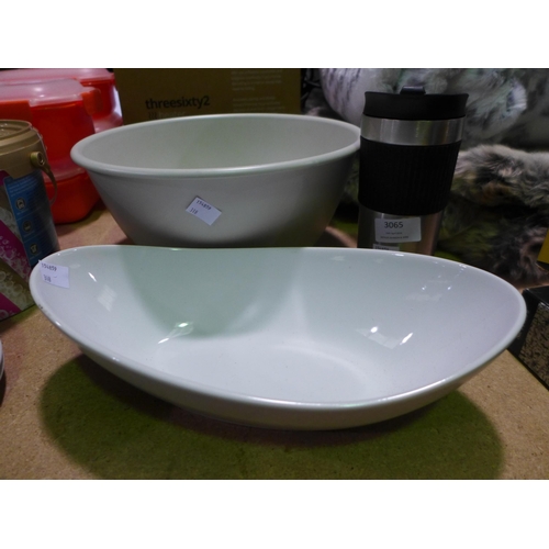 3065 - Salad Bowl, Travel Mug & Pasta Dish (318-232) *This lot is subject to VAT