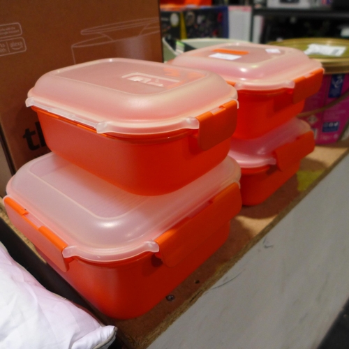 3067 - Lock-n-Lock 4-pc Microwave Containers  - Damaged    (318-181) *This lot is subject to VAT