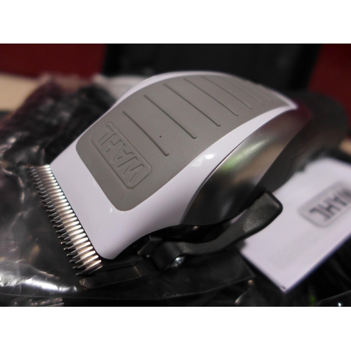 3071 - Wahl Deluxe Combi Hair Clipper Kit    (318-152) *This lot is subject to VAT