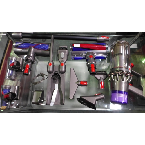 3094 - Dyson V11 Total Clean Vacuum Cleaner, with Battery & Charger Original RRP £399.99 + VAT (317-116) *T... 