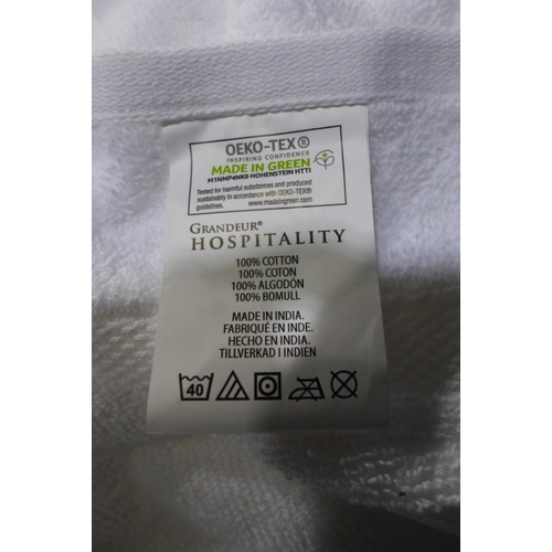 3117 - Assorted Towels - various sizes/colours (317-136) *This lot is subject to VAT