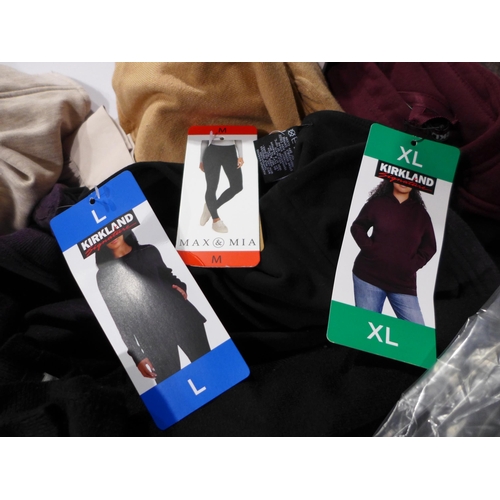 3120 - Assorted Ladies casual clothing - Various sizes, styles and colours etc. *This lot is subject to VAT