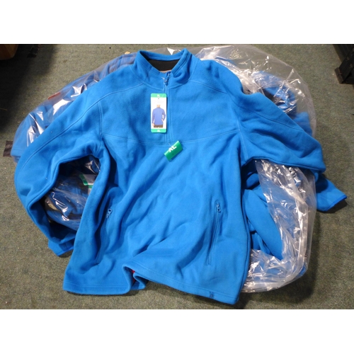 3129 - Quantity of Men's Blue Mondetta fleeces - Mainly size: XL *This lot is subject to VAT