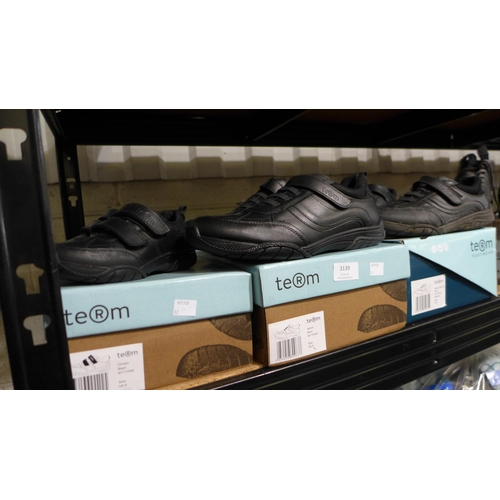 3139 - Three pairs of Kid's TERM School Shoes, mixed size *This lot is subject to VAT