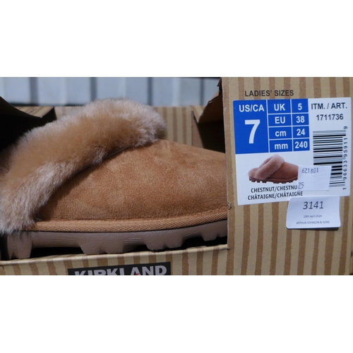 3141 - Two pairs of Ladies Shearling slippers - Sizes: UK 5 + 6 *This lot is subject to VAT