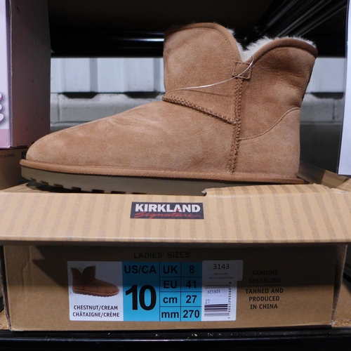 3143 - Pair of Ladies Chesnut Shearling boots - Size: UK 8 *This lot is subject to VAT