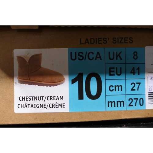 3143 - Pair of Ladies Chesnut Shearling boots - Size: UK 8 *This lot is subject to VAT