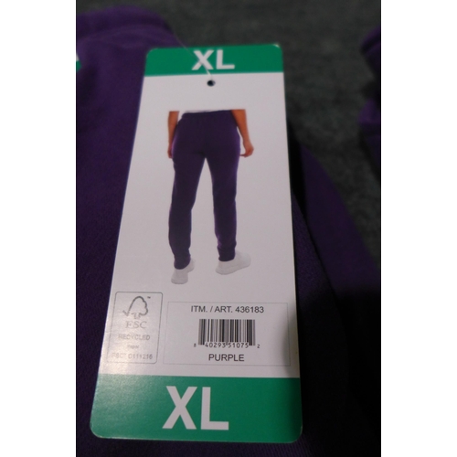 3175 - Ladies Champion Elite two-piece purple Tracksuit Size: XL *This lot is subject to VAT