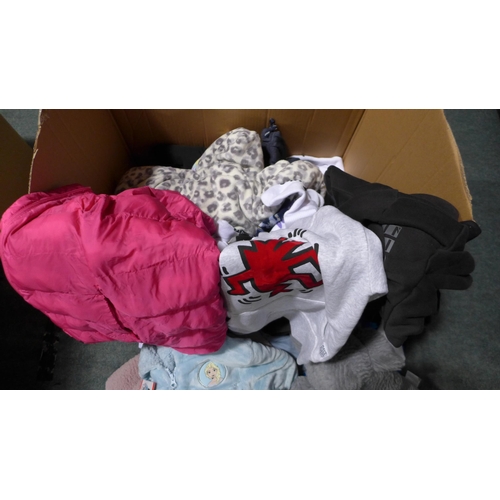 3178 - Large assortment of Kid's clothing - various sizes, styles, etc.  *This lot is subject to VAT