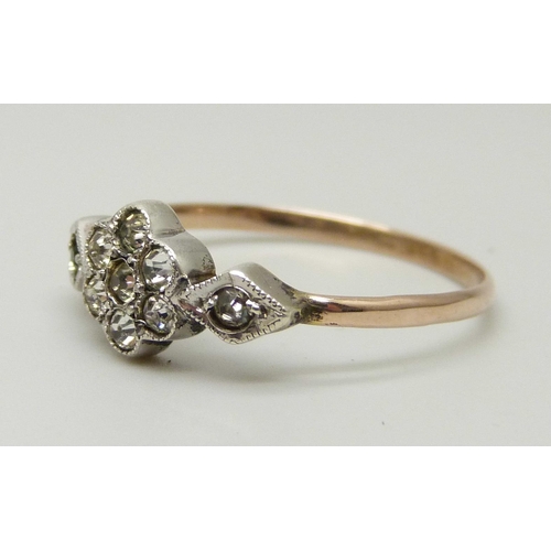 1057 - A 9ct gold and silver vintage paste cluster ring, P