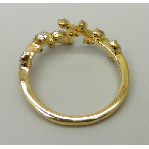 1058 - A silver gilt and 28 diamond ring, N