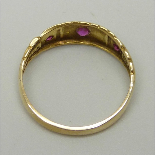 1060 - A Victorian 18ct gold, ruby and diamond ring, 2.5g, R