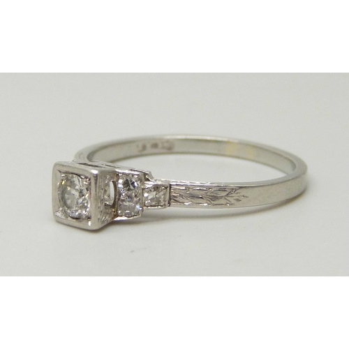 1078 - A platinum and diamond Art Deco ring, old cut diamond measuring approximately 3.5mm in diameter, 0.1... 