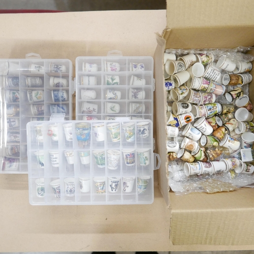 1224 - A collection of approximately  150+ ceramic thimbles **PLEASE NOTE THIS LOT IS NOT ELIGIBLE FOR IN-H... 