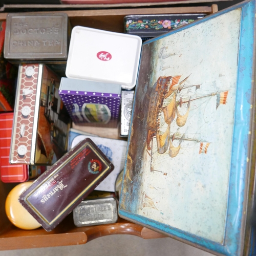 1232 - A collection of vintage games and tins **PLEASE NOTE THIS LOT IS NOT ELIGIBLE FOR IN-HOUSE POSTING A... 