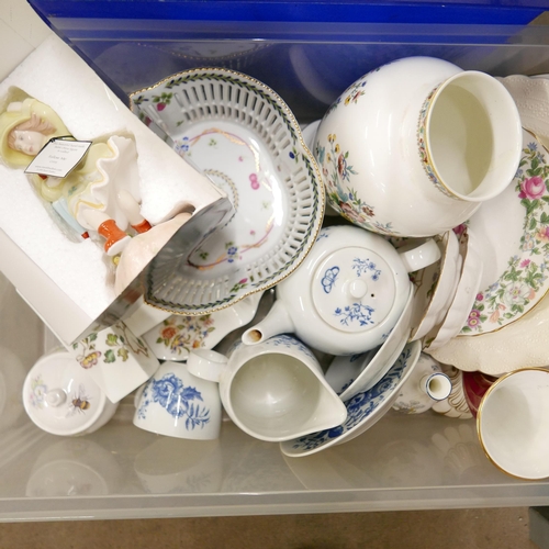 1233 - Royal Worcester Evesham, Wedgwood, Doulton, etc. **PLEASE NOTE THIS LOT IS NOT ELIGIBLE FOR IN-HOUSE... 