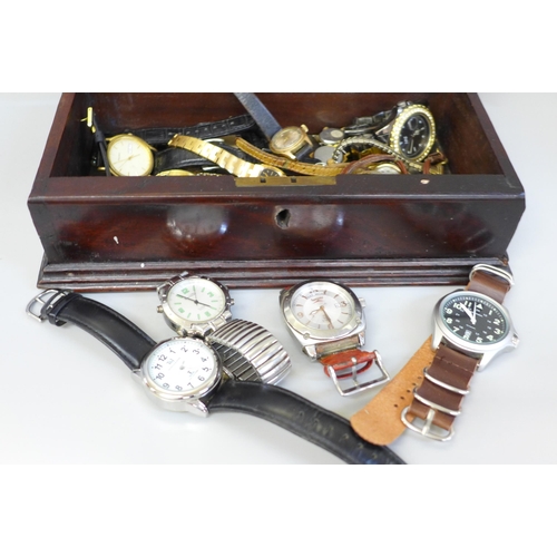 671 - Ladys and gentlemens mechanical and quartz wristwatches