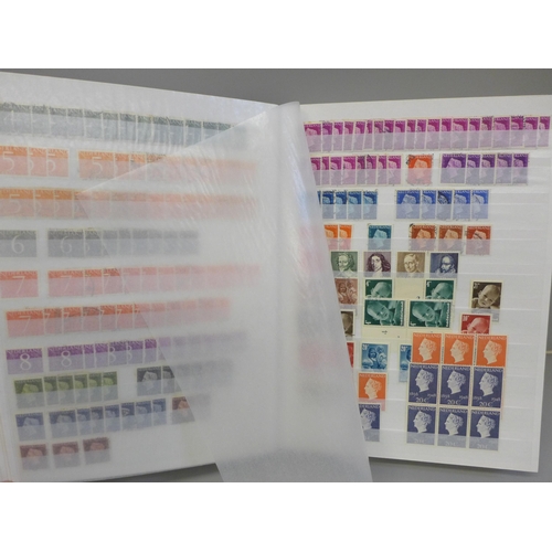 684 - Stamps; an album of Nederlands stamps, full album, MNH