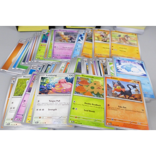 709 - Over 1000 Pokemon cards