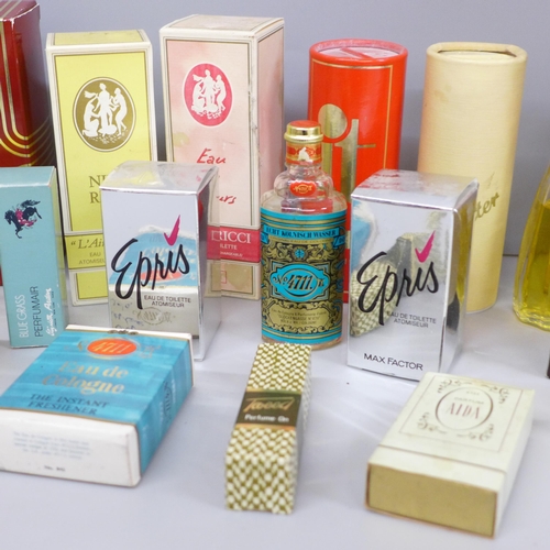 714 - A box of perfumes, Nina Ricci, Vanderbilt, etc., and fragranced talcs