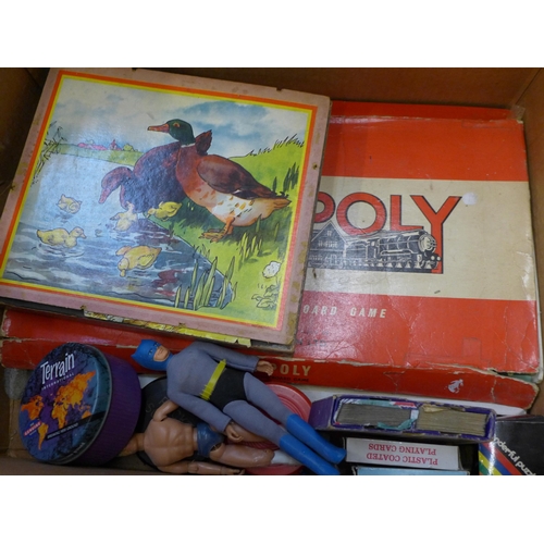 737 - A box of vintage toys and games including Sutcliffe Atomic Submarine, Totopoly, battery powered poli... 