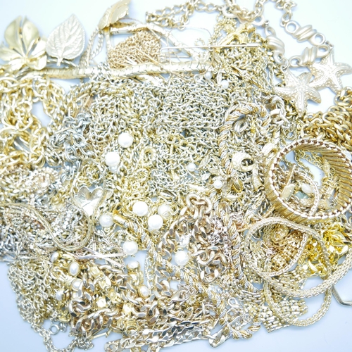 929 - Gold tone jewellery, necklaces, bracelets, earrings, etc.