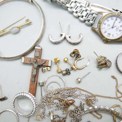 941 - A collection of silver and silver toned jewellery and a lady's Rotary wristwatch, (bangle a/f)