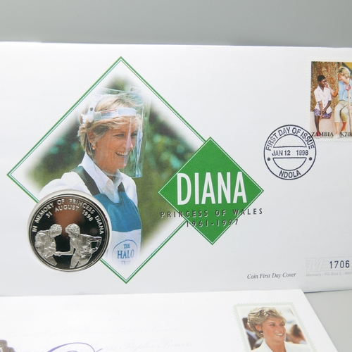 947 - A collection of coin sets, mostly Princess Diana and other Royalty first day covers including a £5 c... 