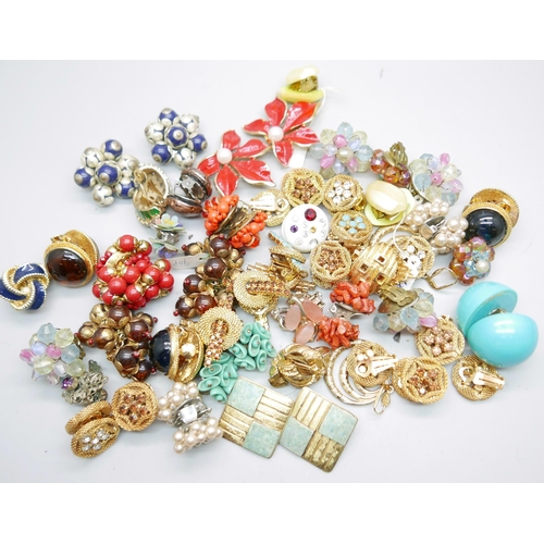 960 - A collection of vintage clip-on earrings and a pair of coral earrings