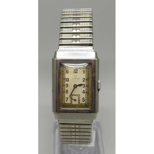 981 - A gentleman's 1930s stainless steel Omega tank wristwatch, 22mm case