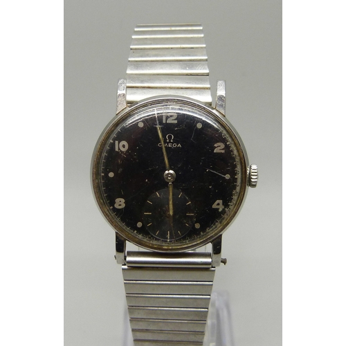 996 - A gentleman's black faced Omega wristwatch with subsidiary second hand, 31mm case