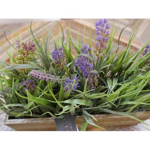 1429 - A display of faux lavender and onion grass in a wooden box, W 30cms (65880013)   #