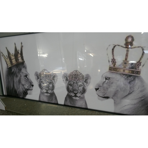 1466 - A picture of a lion family in mirror frame, 85 x 45cm