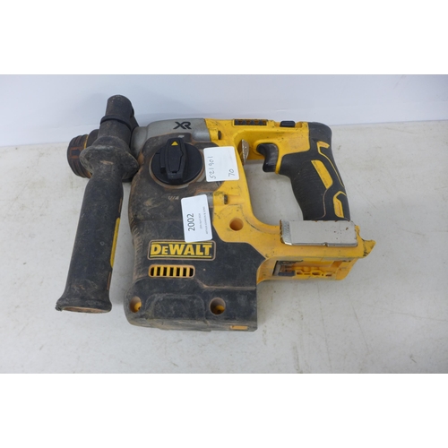 2002 - A Dewalt DCH273 cordless hammer drill, a Dewalt DCH263 cordless breaker drill, a Dewalt DCD795 18v c... 