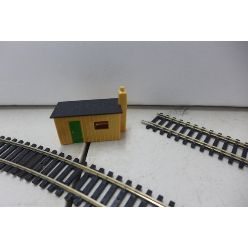 2056 - A boxed Hornby Western Messenger OO gauge train set