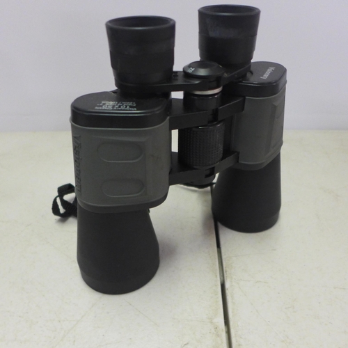 2082 - A set of Praktica Superzoom 20-100x70 binoculars, a set of Visionary Classic 10 x 50 binoculars, a Y... 