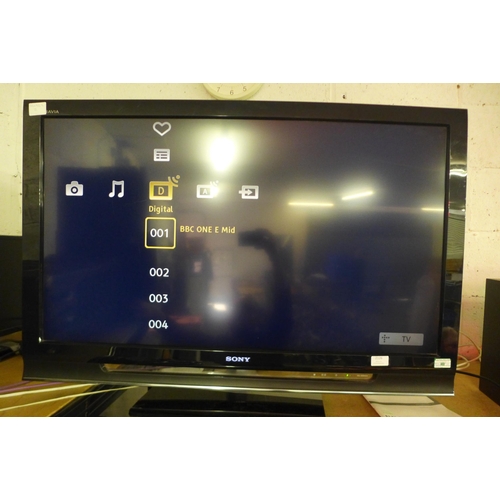 2126 - A Sony Bravia 40