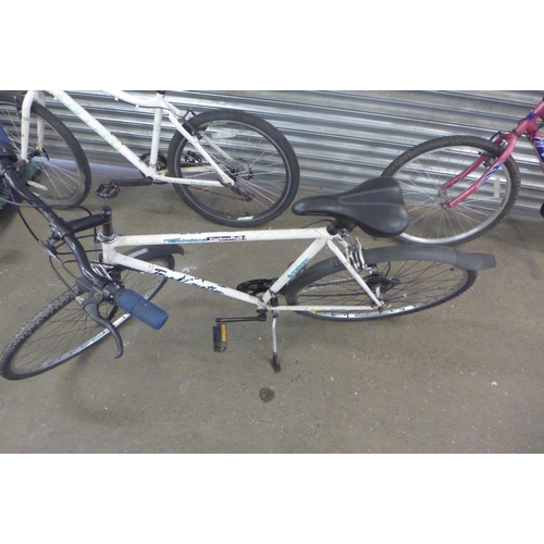 2176 - A Carrera 7005 TSIX aluminium framed MTB, a Maxima Jazz ladies MTB and a Townsend Town and Country r... 